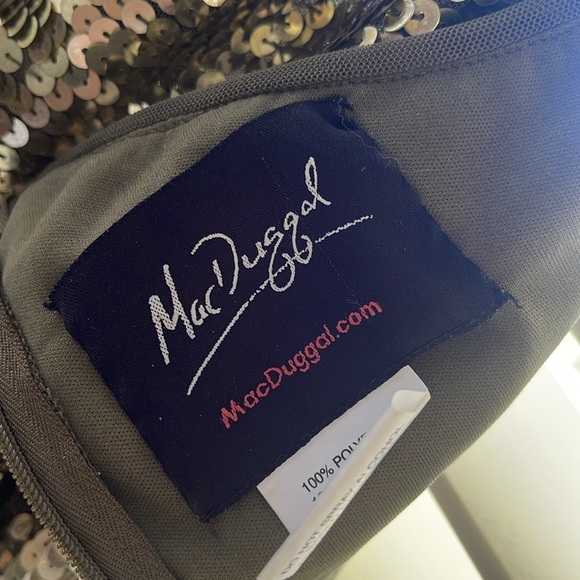 Mac duggal gown sequence and embellishments - Picture 3 of 4